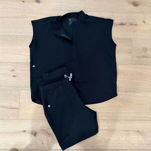 SET PANTS AND SHIRT !! Figs Black Sleeveless Scrub Top with Black Scrub Pants